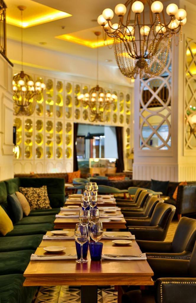بوتيك دوسيال 4*